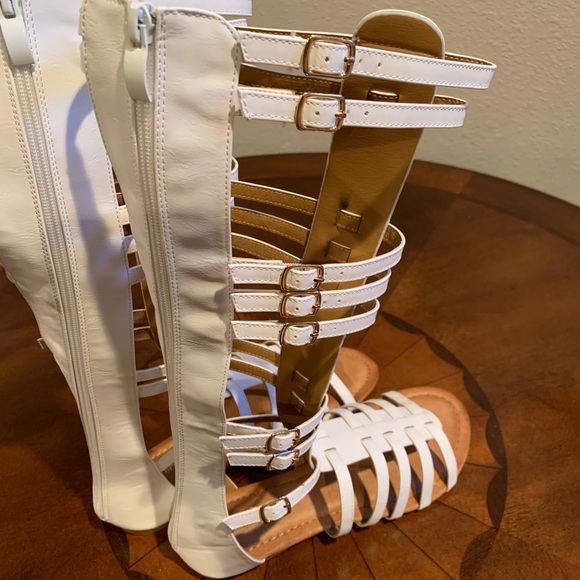 Forever Savannah Gladiator sandal white NIB! - Picture 2 of 7